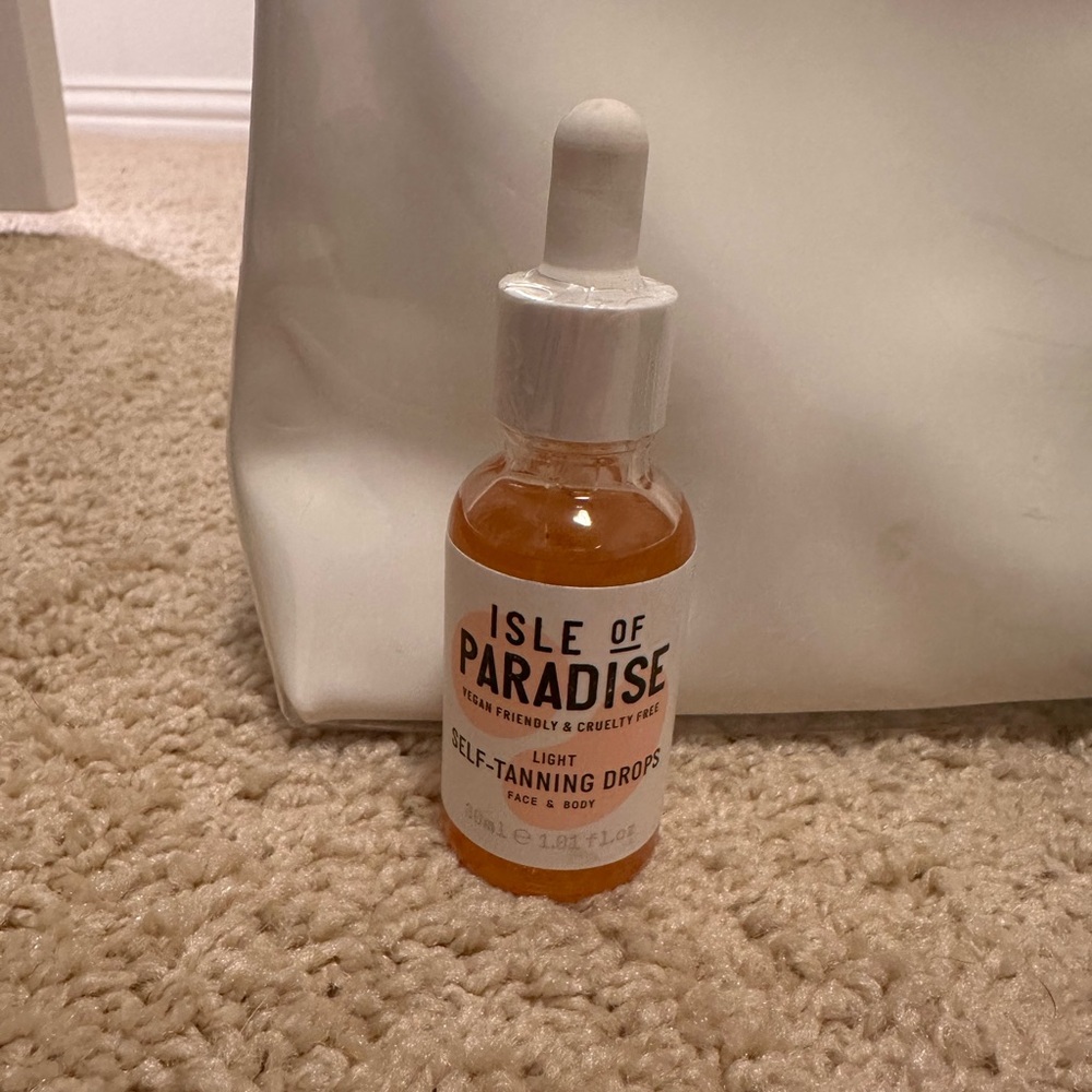 Isle of Paradise Light Self-Tanning Drops - light